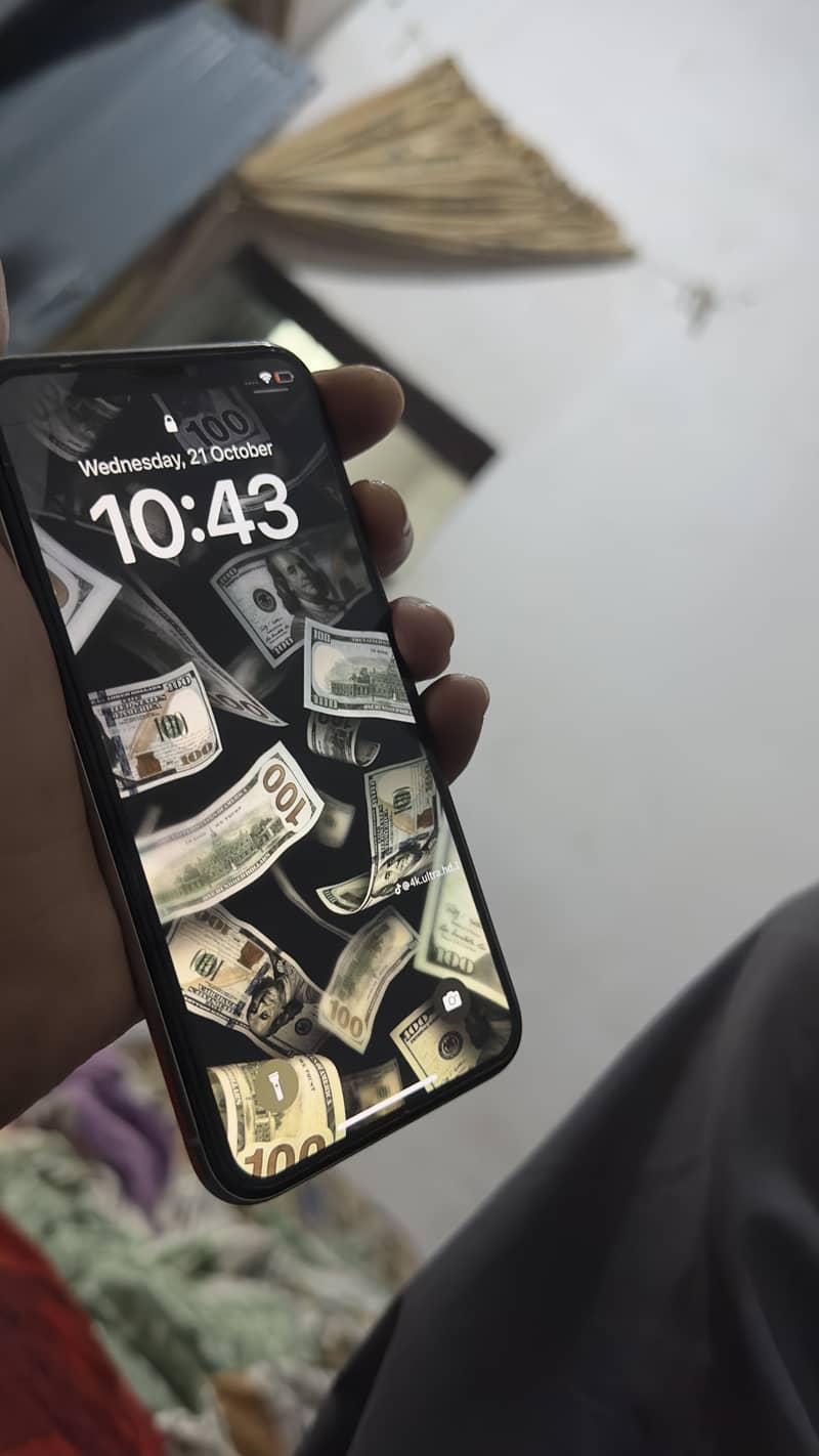 Apple iPhone X 4
