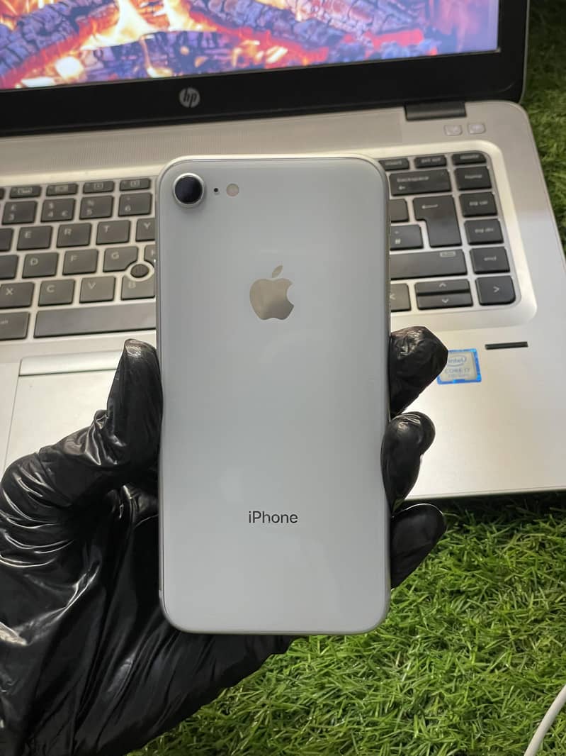 Apple iPhone 8 0