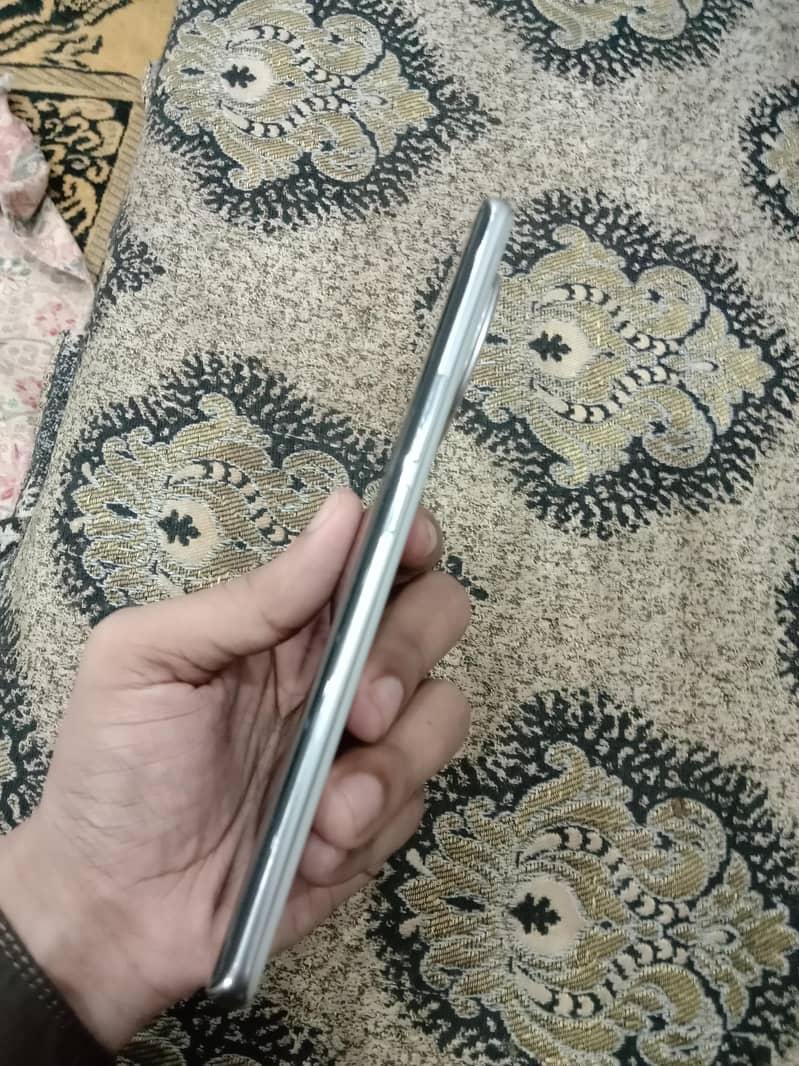 Vivo V30e 2