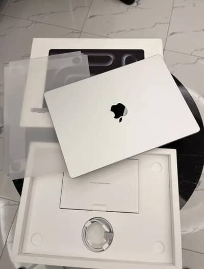 Apple MacBook Pro M2 Max ( M1.2. 3.4pro. Air. Max