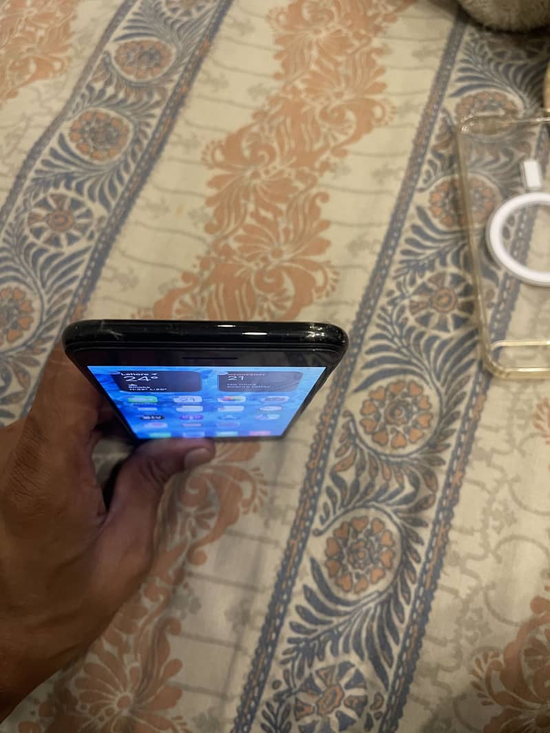 Apple iPhone 7 Plus 4