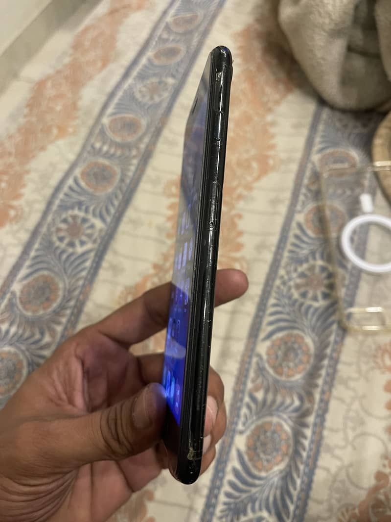 Apple iPhone 7 Plus 5