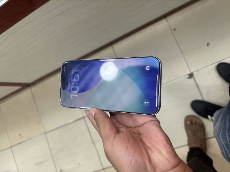 Apple iPhone 17 Pro Max 1