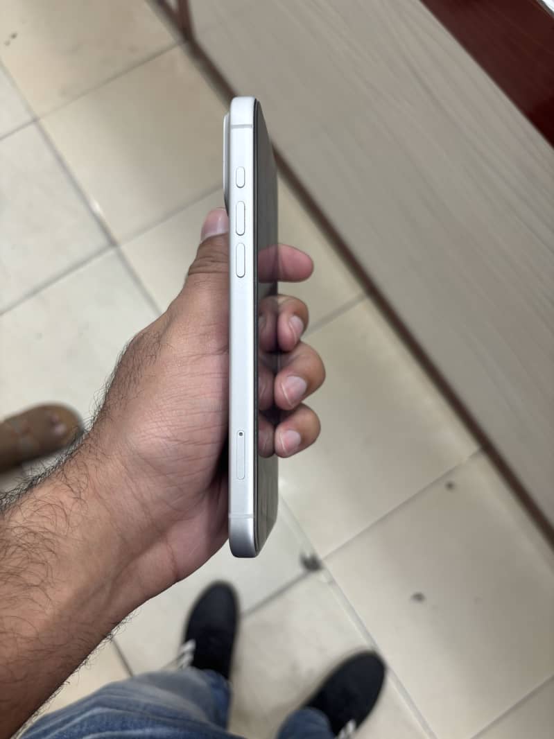 Apple iPhone 17 Pro Max 3