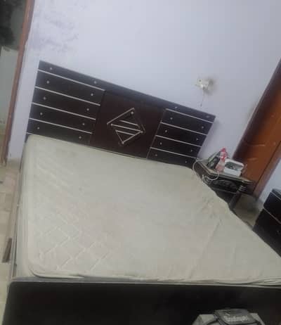 Bed and dressing