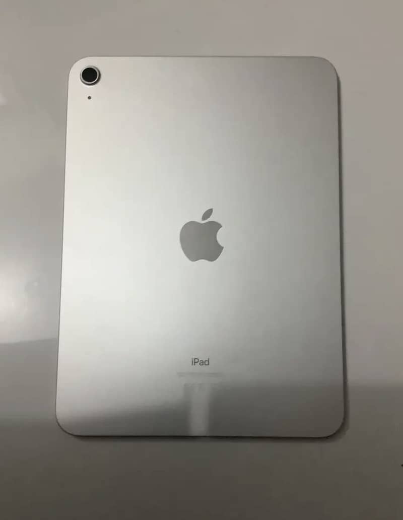 iPad 10th Gen 256GB with premium cover, scratch-less 10/10 - Tablets ...
