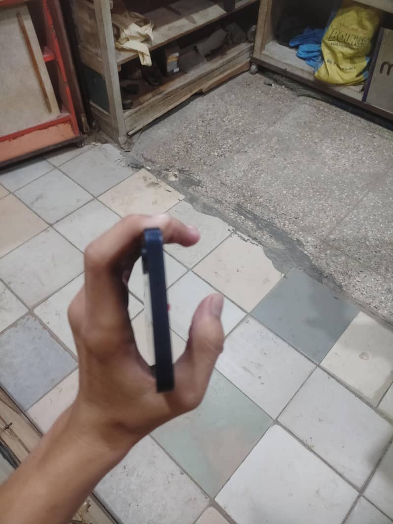 Samsung Mobile A06 5