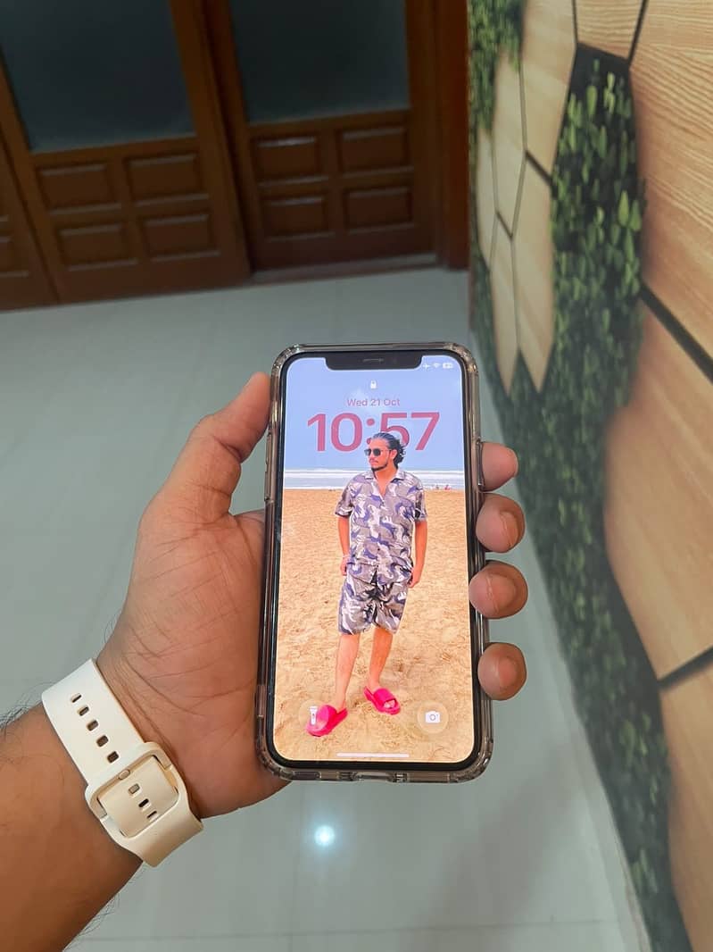 Apple iPhone 11 Pro 1
