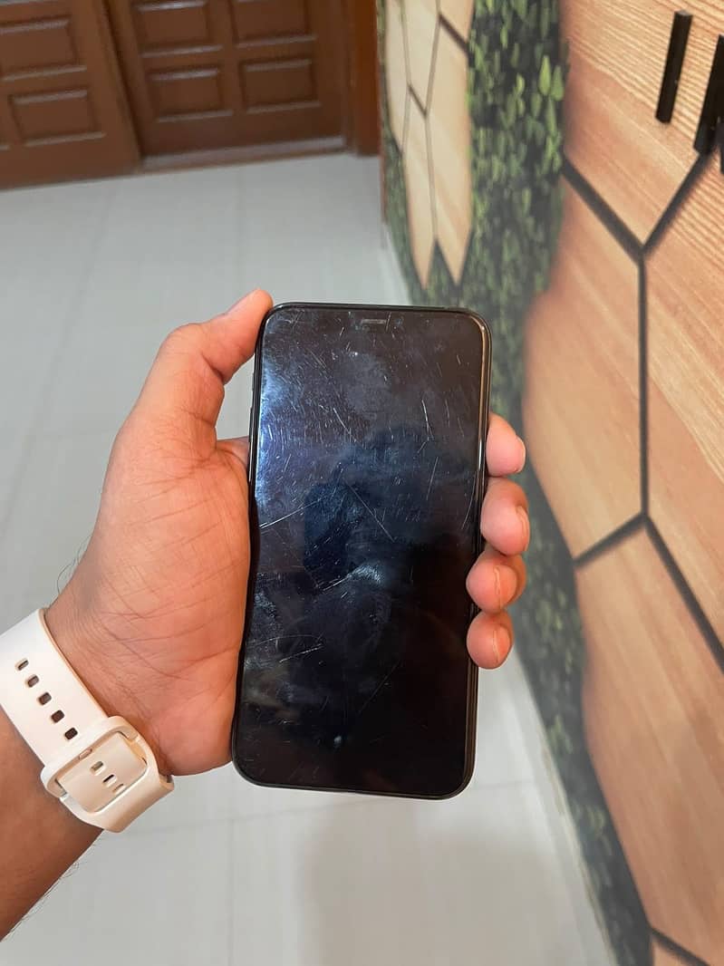 Apple iPhone 11 Pro 3