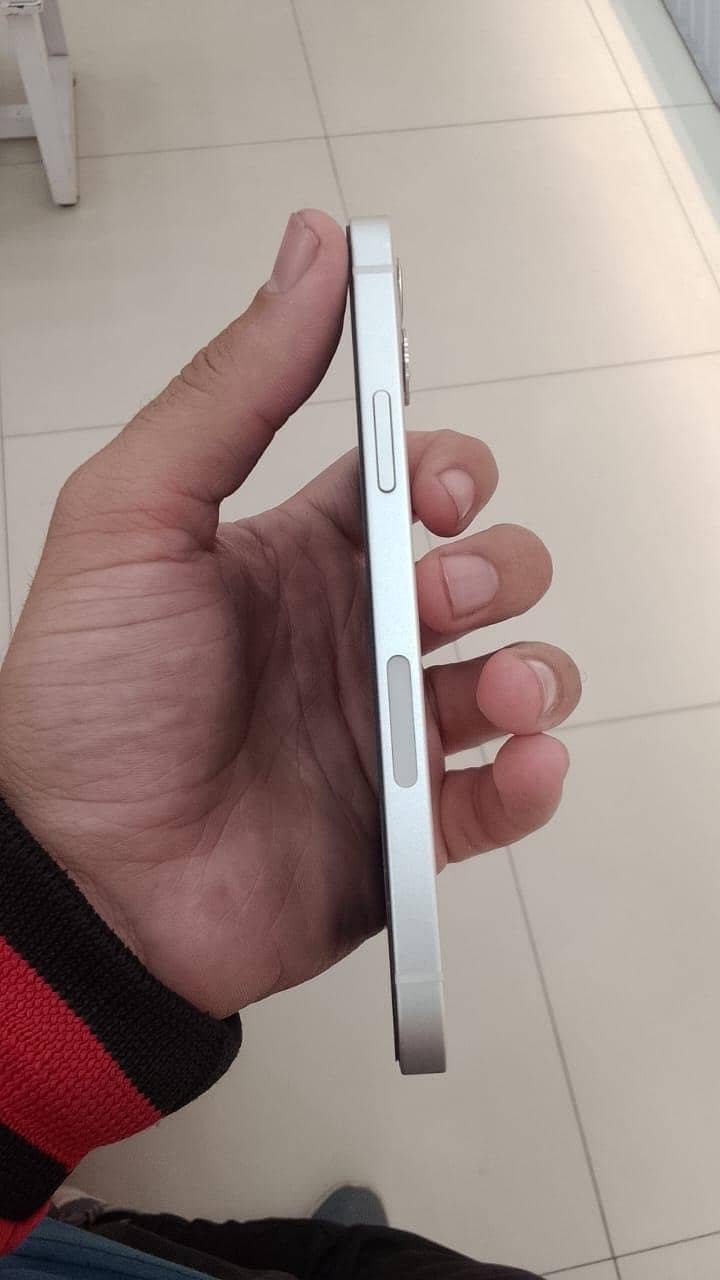 Apple iPhone 12 1