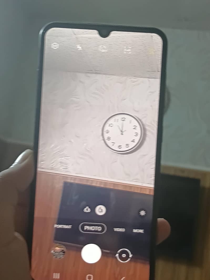 Samsung Mobile A50 1