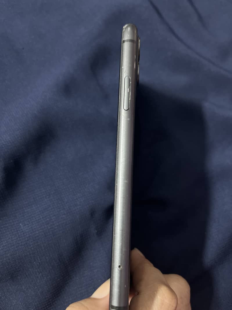 iPhone 11 2
