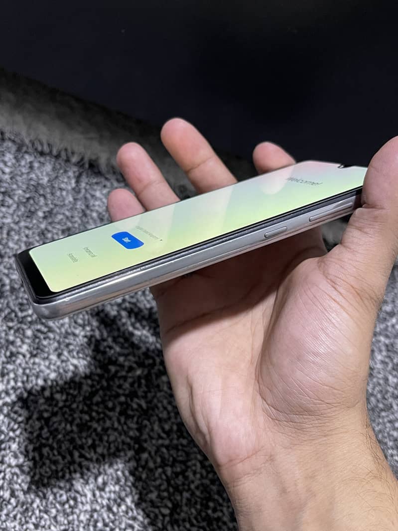 Samsung Mobile A32 1