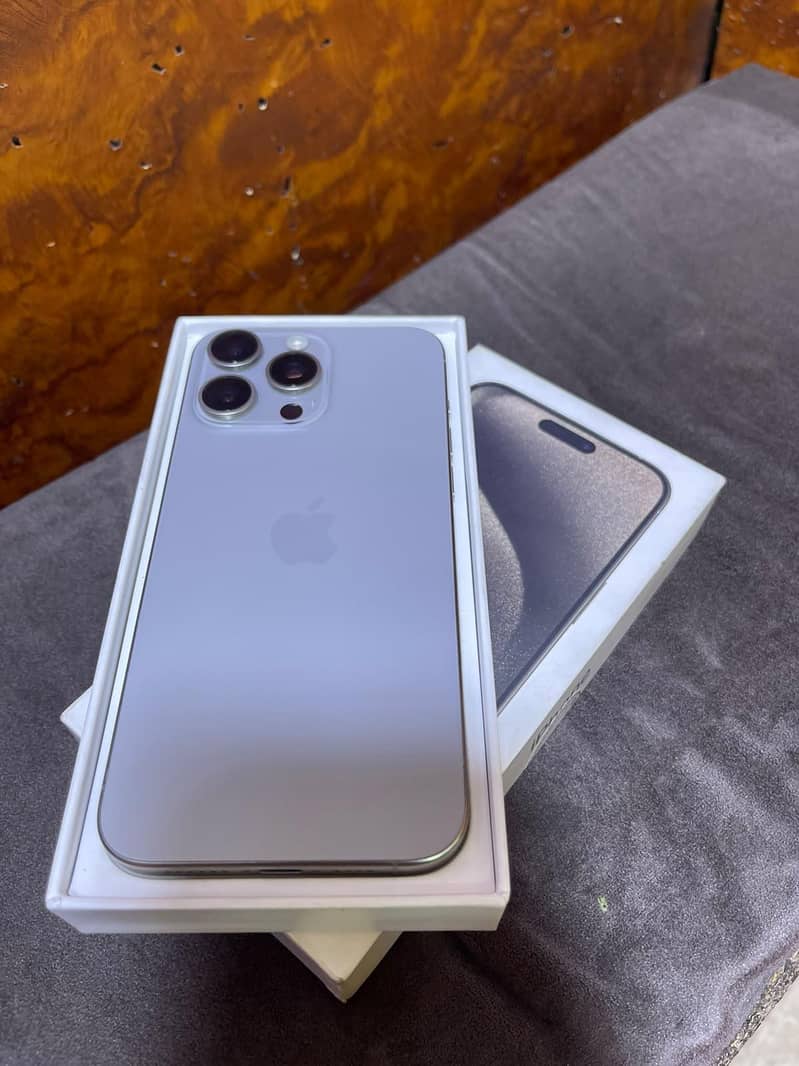 Apple iPhone 15 Pro Max 0