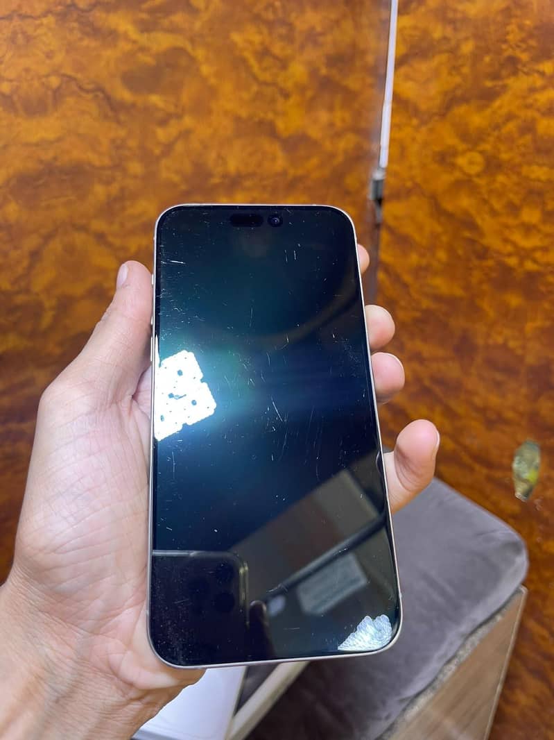 Apple iPhone 15 Pro Max 1