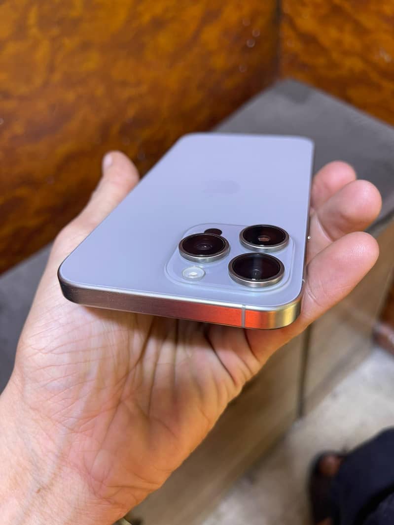 Apple iPhone 15 Pro Max 2