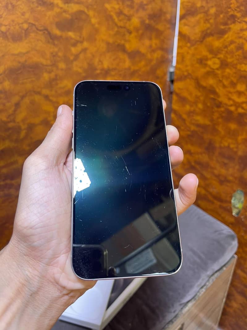 Apple iPhone 15 Pro Max 3