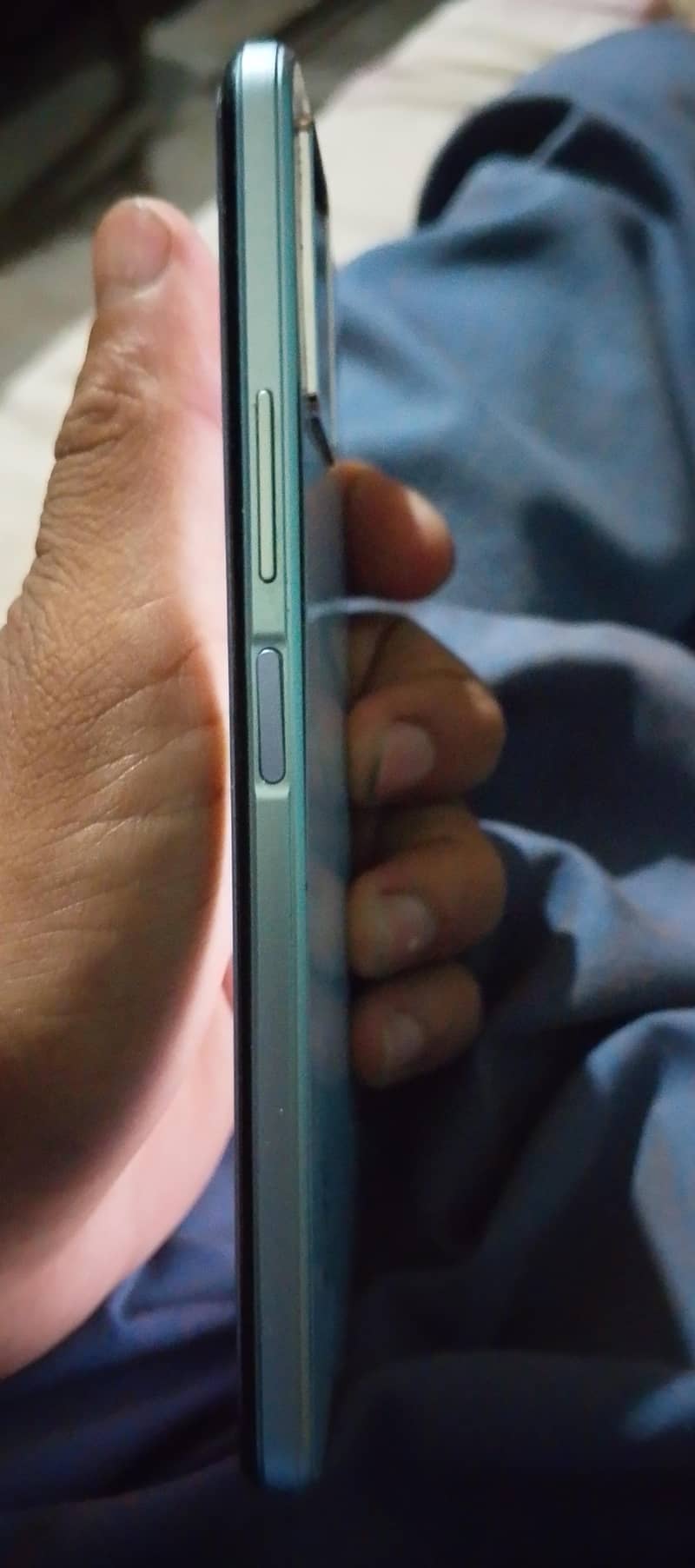 Vivo V21 1
