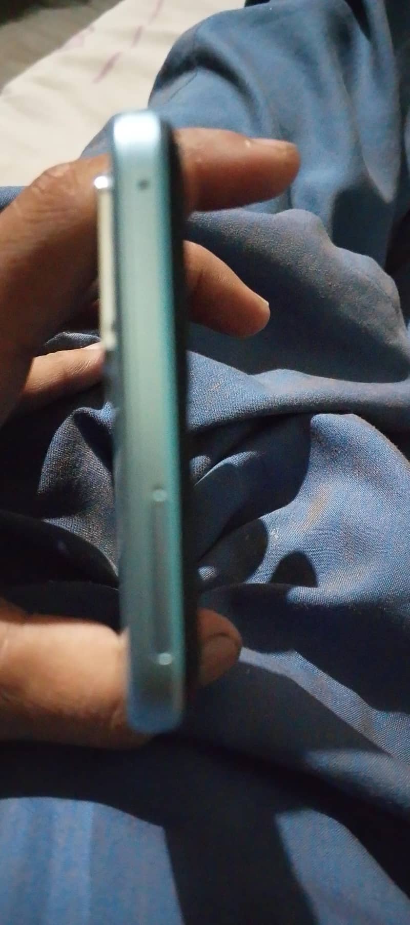 Vivo V21 4