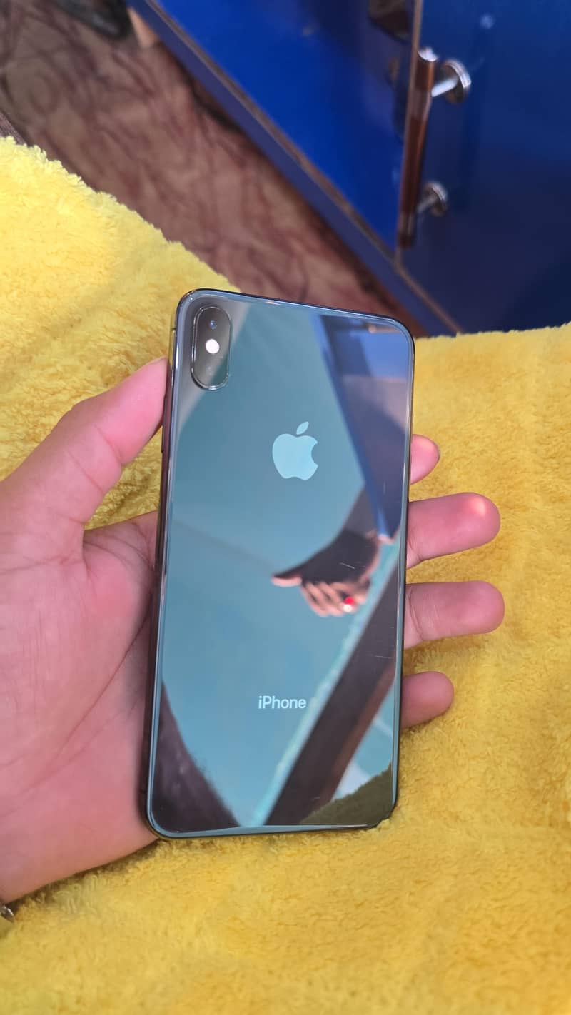 Apple iPhone XS Max 0