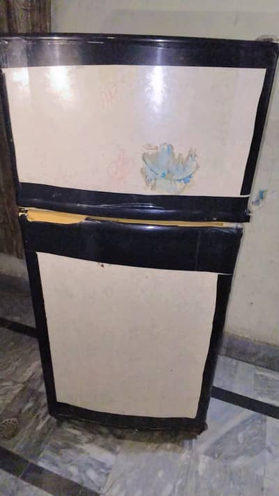 used fridge with 10/10 working