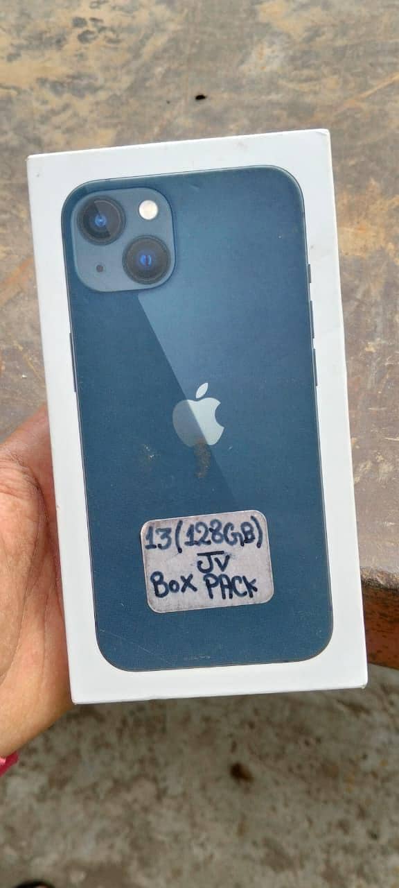 Apple iPhone 13 2