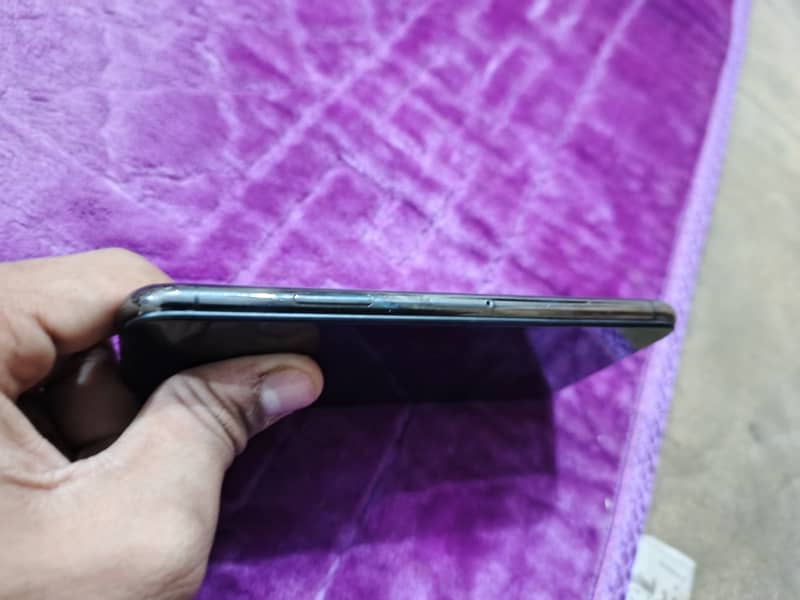 Apple iPhone X 4