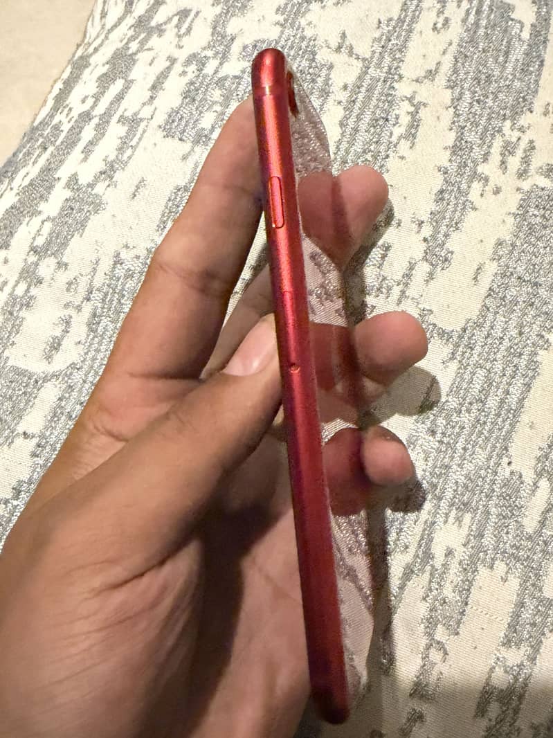 Apple iPhone SE-2 1