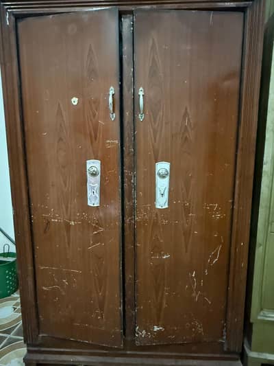 Metal Almari