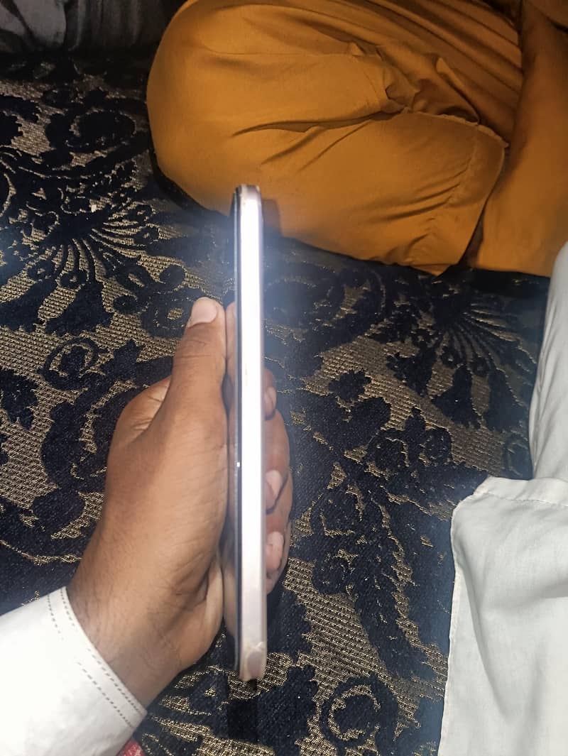 OPPO A6 1