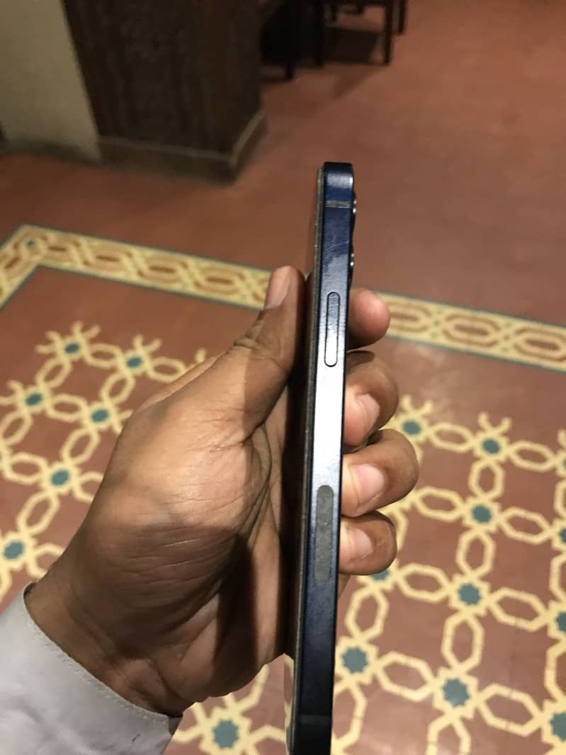 Apple iPhone 12 2