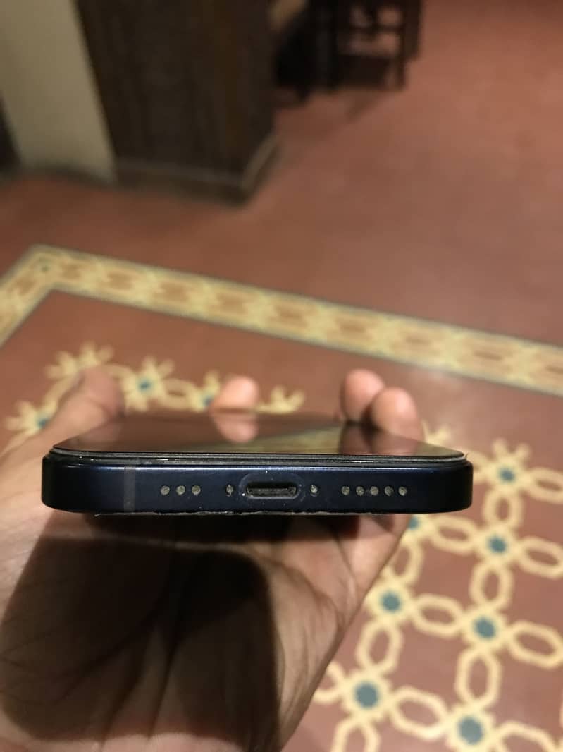 Apple iPhone 12 3
