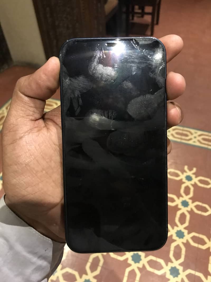 Apple iPhone 12 4