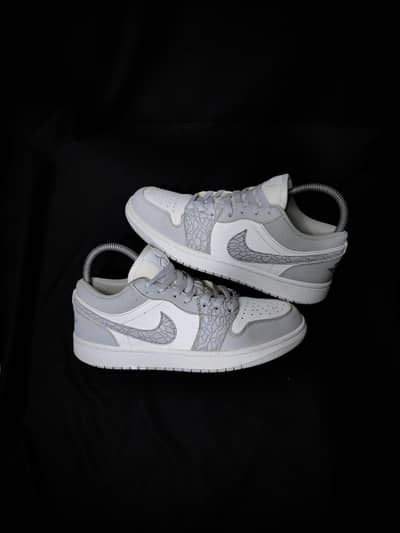 Original Nike Air Jordan 1 low PRM "Smoke Grey Elephant"