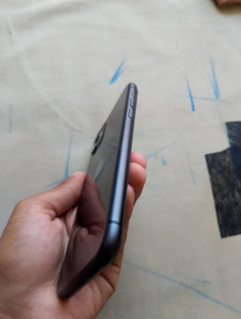 Apple iPhone 11 5