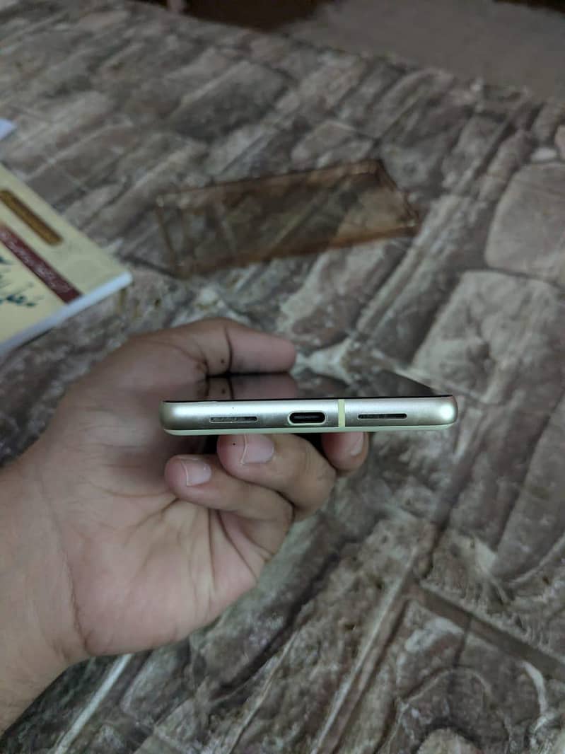 Google Pixel 7 3