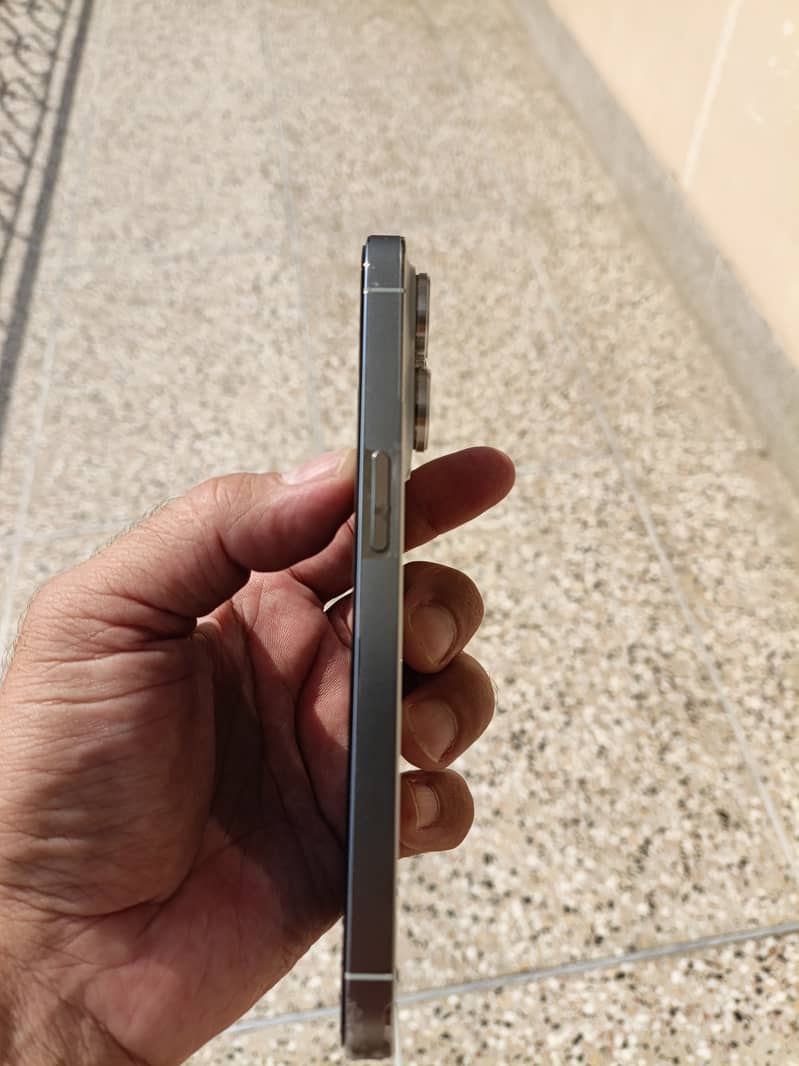 Apple iPhone 14 Pro 3