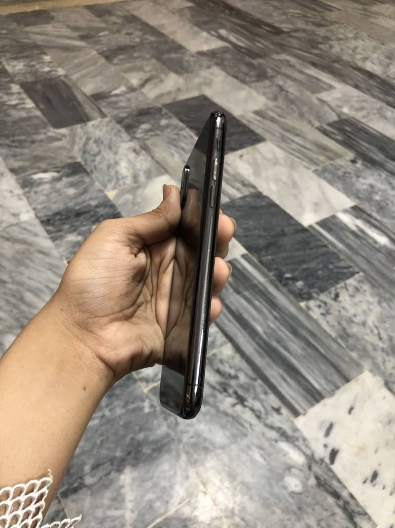 Apple iPhone XS 2