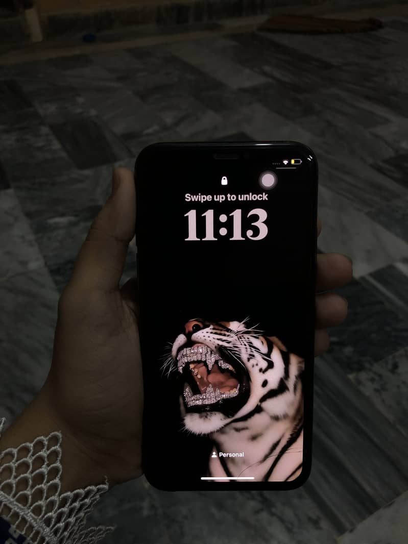 Apple iPhone XS 3