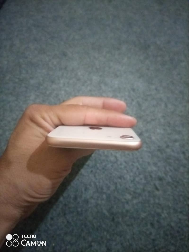 Apple iPhone 8 4
