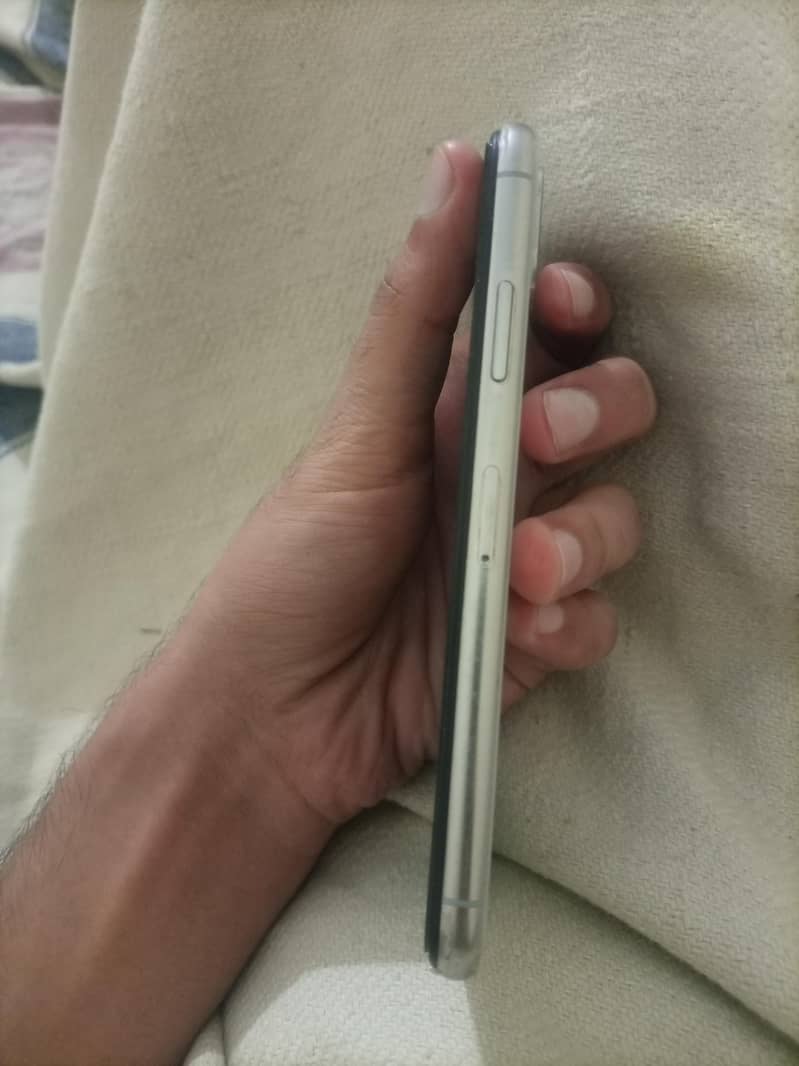 Apple iPhone XS 5