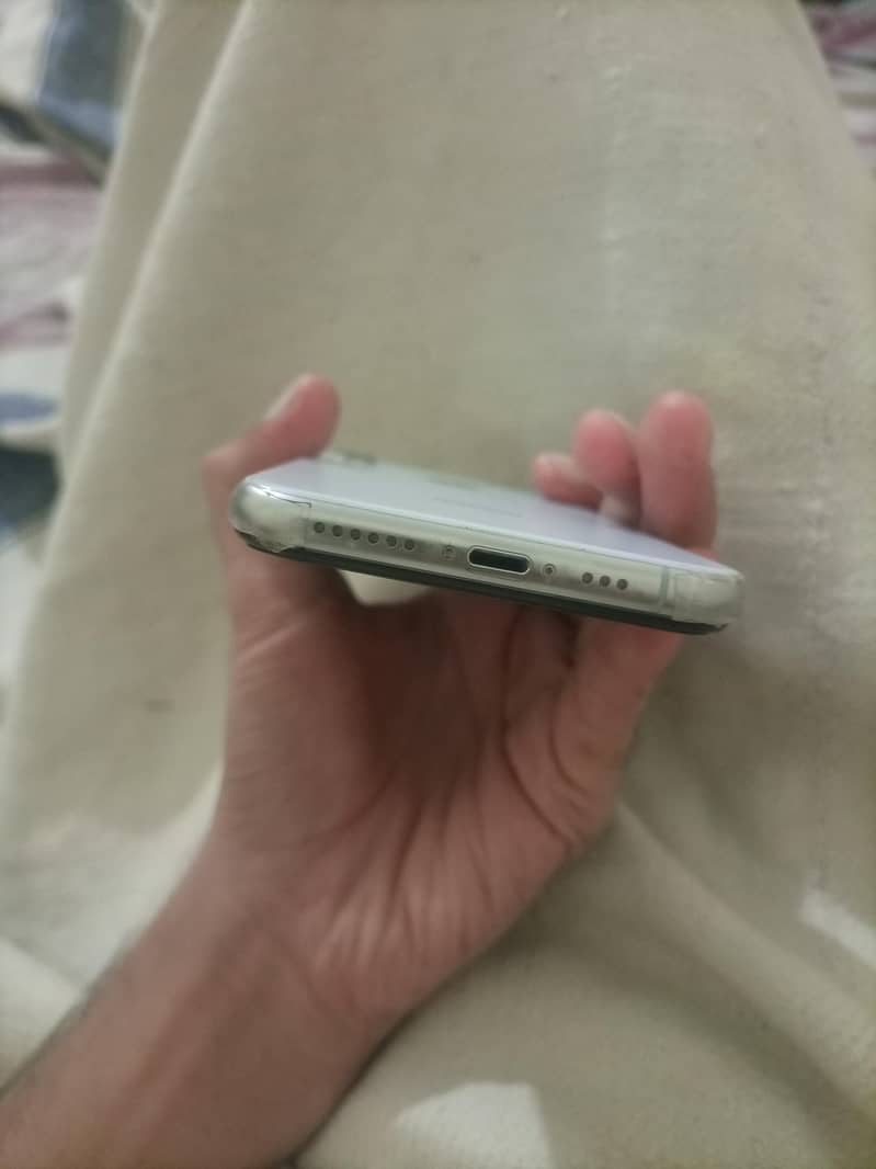 Apple iPhone XS 6