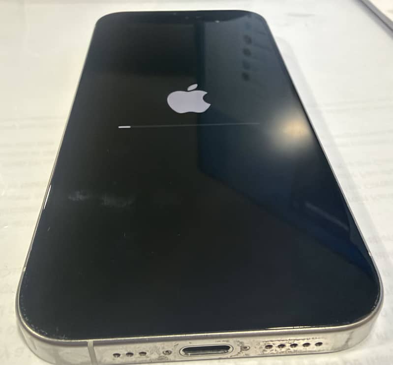 Apple iPhone 15 Pro 3