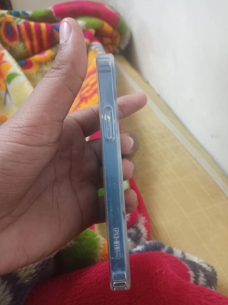 Apple iPhone 13 mini 1