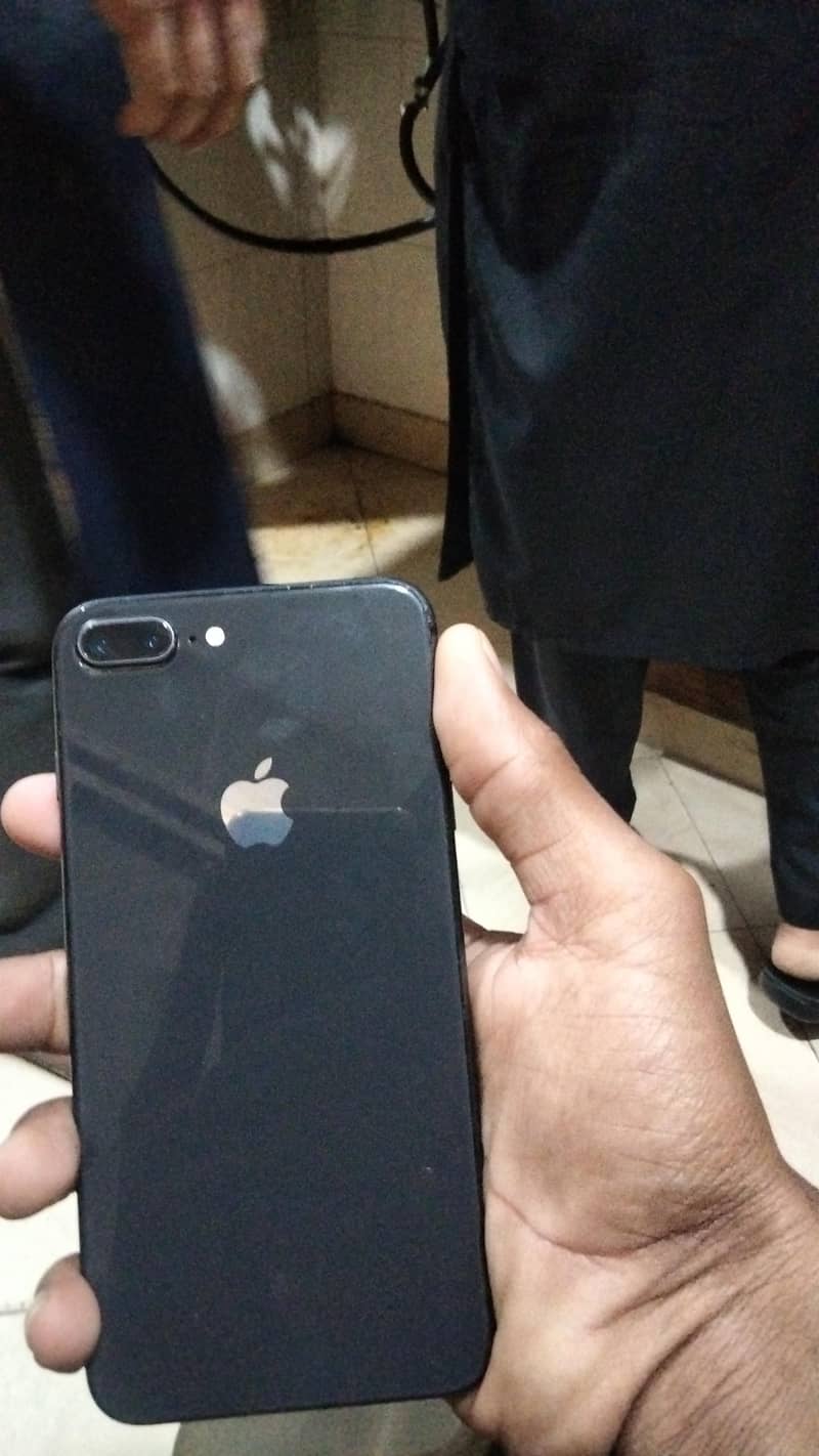 iPhone 8plus 4