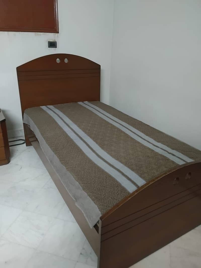 Single bed and Soofa 3
