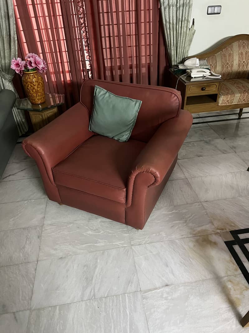Single bed and Soofa 4