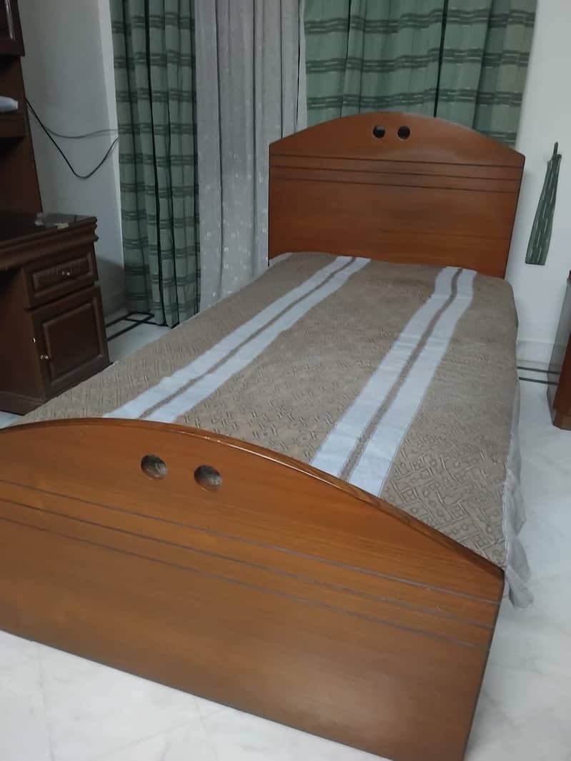 Single bed and Soofa 5