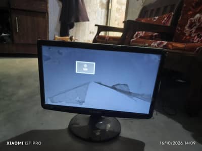 Samsung new LED monitor pani pack little bit used
