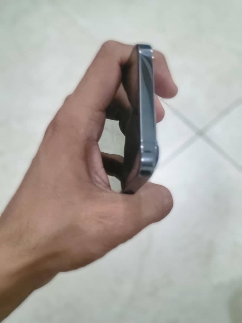Apple iPhone 13 Pro 4